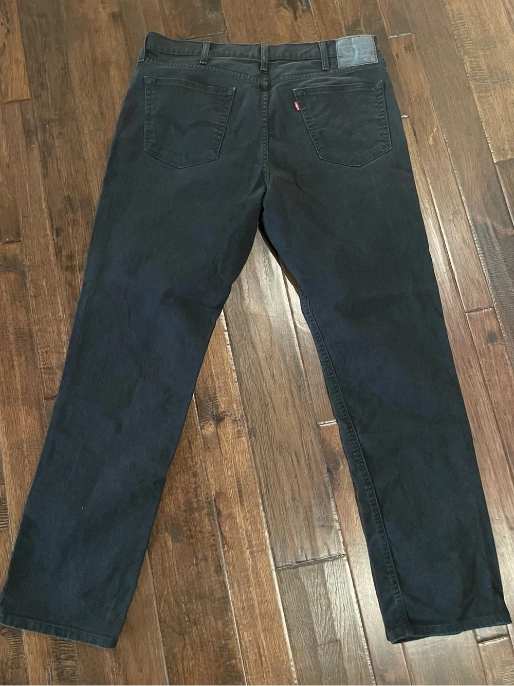 Levi's Men's Black Straight Jeans - Classic Matte Finish